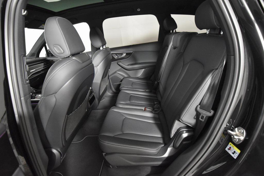 new 2025 Audi Q7 car, priced at $85,100