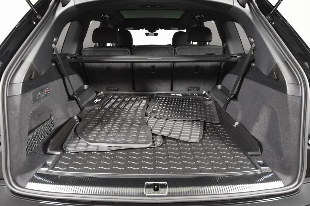 new 2025 Audi Q7 car, priced at $85,100