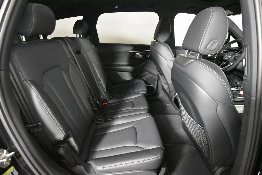 new 2025 Audi Q7 car, priced at $85,100