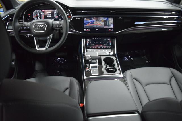 new 2025 Audi Q7 car, priced at $70,705