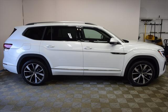 new 2025 Volkswagen Atlas car, priced at $57,394
