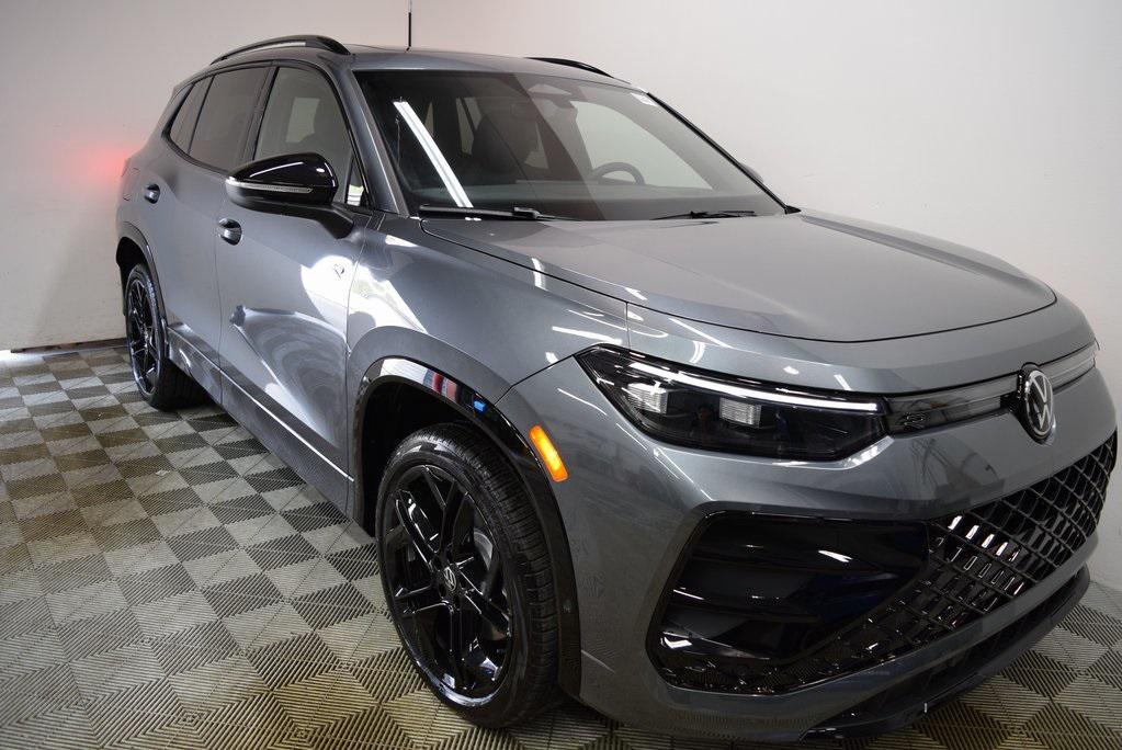 new 2025 Volkswagen Tiguan car, priced at $39,712