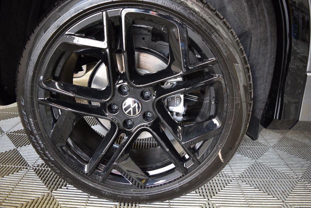 new 2025 Volkswagen Tiguan car, priced at $39,712
