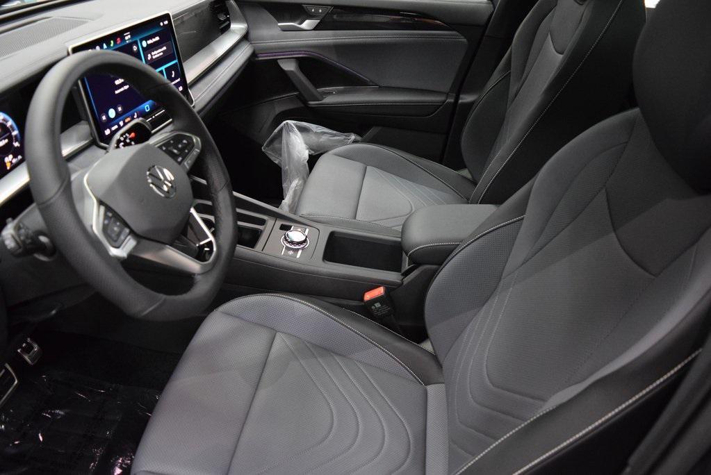 new 2025 Volkswagen Tiguan car, priced at $39,712