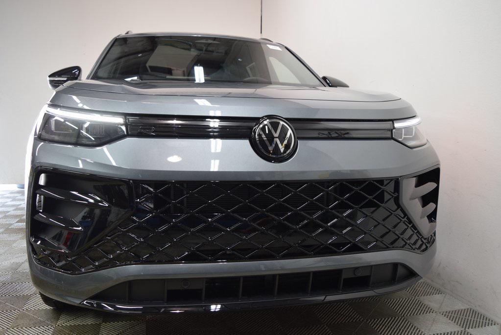 new 2025 Volkswagen Tiguan car, priced at $39,712