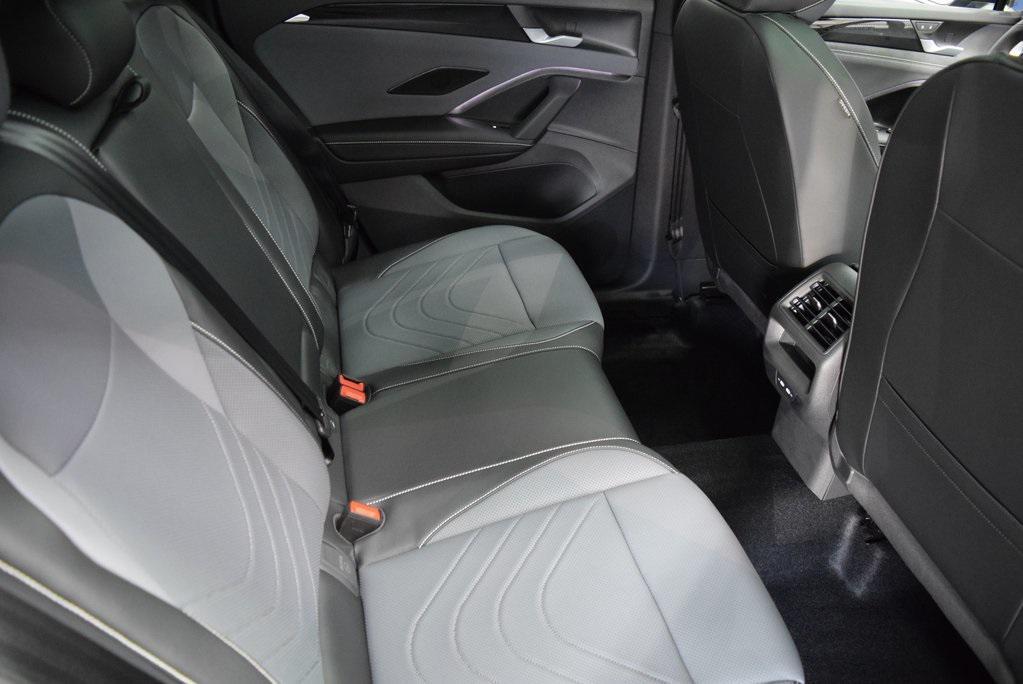 new 2025 Volkswagen Tiguan car, priced at $39,712