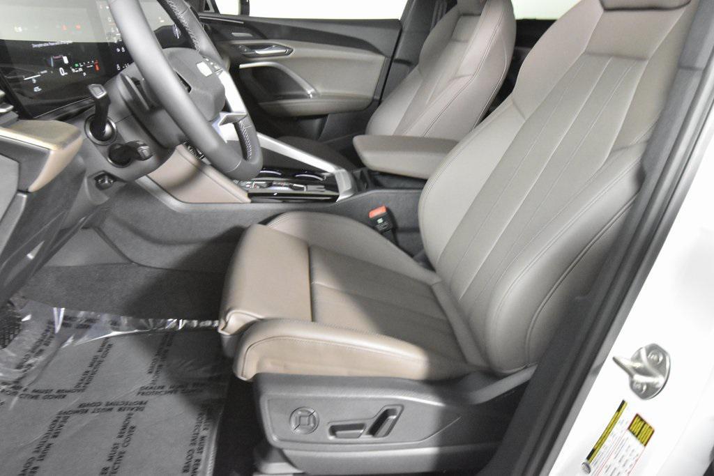 new 2025 Audi Q5 car, priced at $60,975