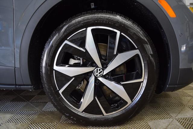new 2025 Volkswagen ID.4 car, priced at $56,176