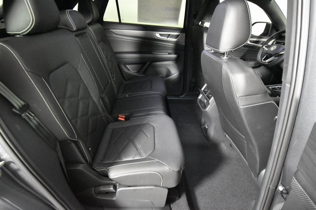 new 2025 Volkswagen Atlas Cross Sport car, priced at $45,656
