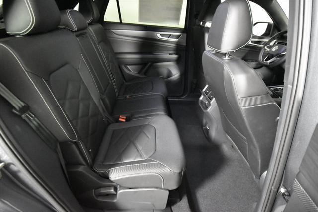 new 2025 Volkswagen Atlas Cross Sport car, priced at $45,656