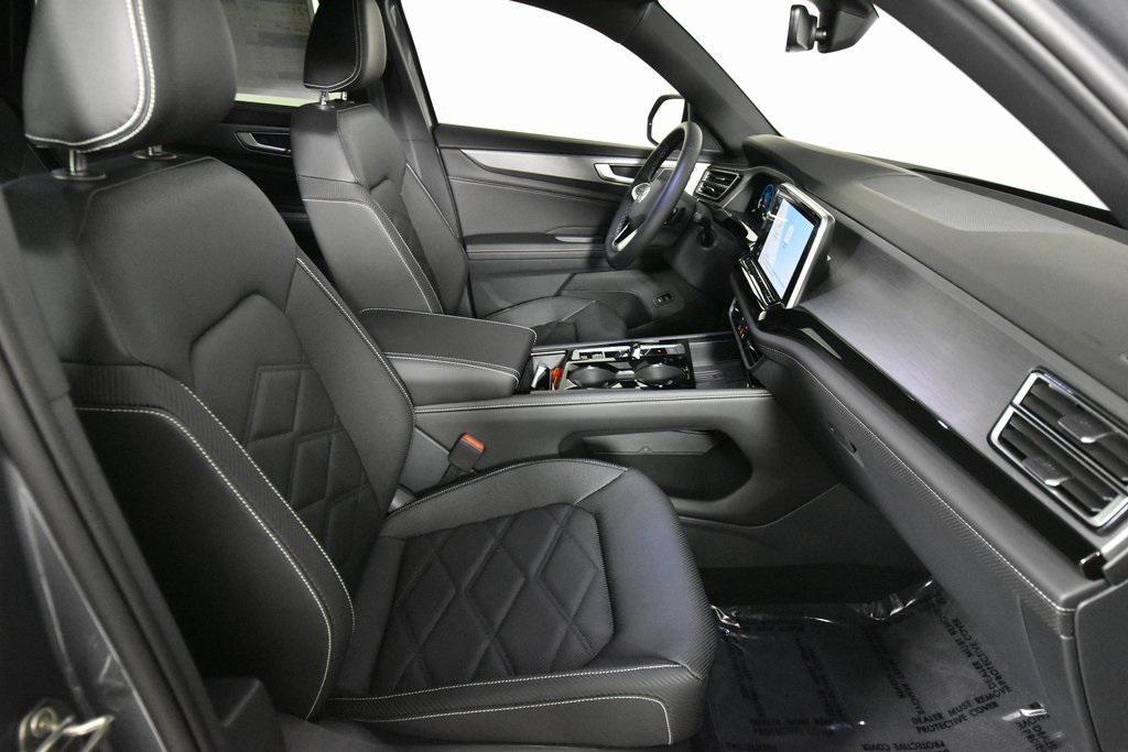 new 2025 Volkswagen Atlas Cross Sport car, priced at $45,656