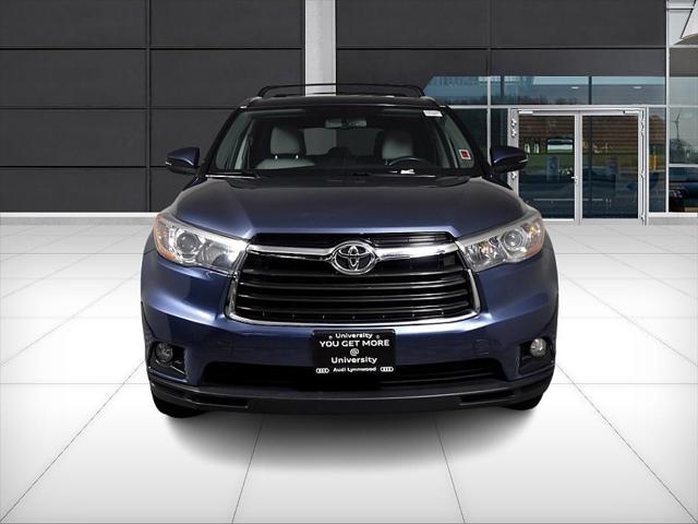 used 2015 Toyota Highlander car, priced at $22,999