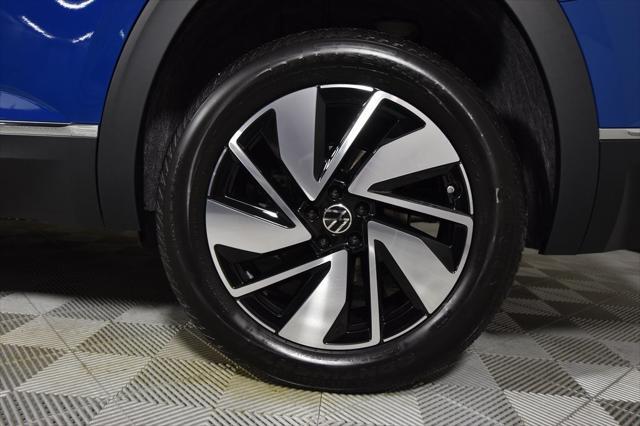 new 2025 Volkswagen Atlas car, priced at $51,704