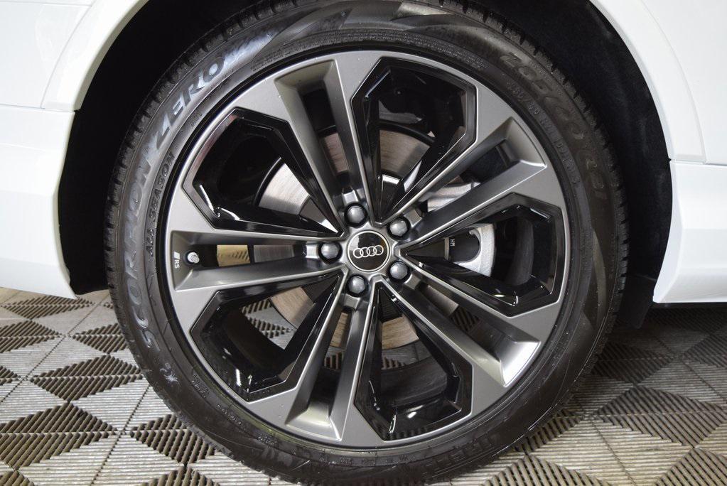 new 2025 Audi Q7 car, priced at $84,260
