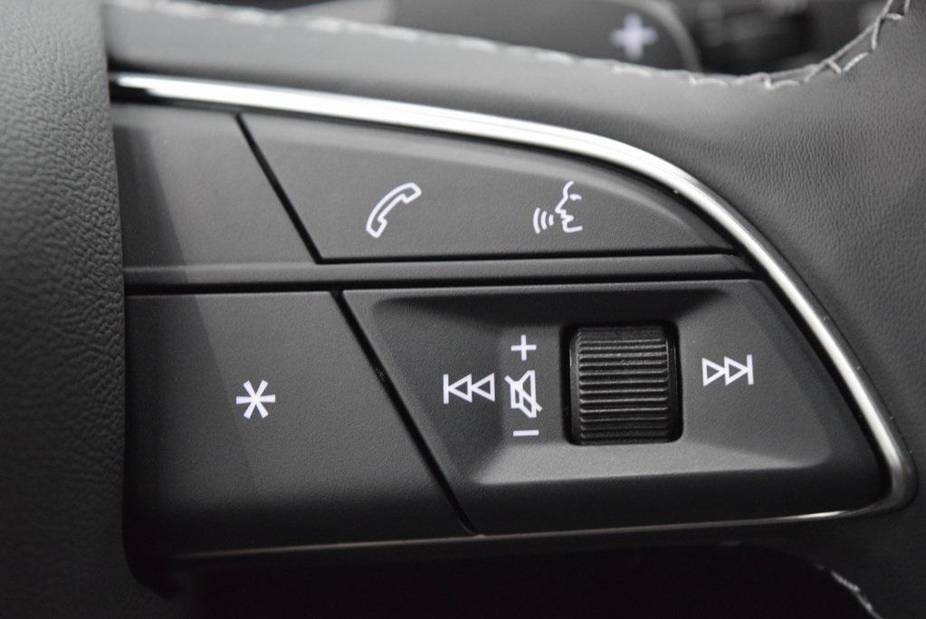 new 2025 Audi Q7 car, priced at $84,260