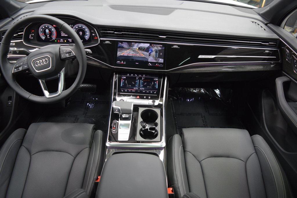 new 2025 Audi Q7 car, priced at $84,260