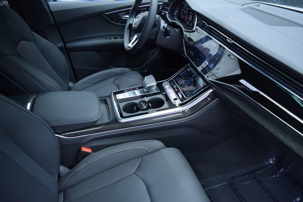 new 2025 Audi Q7 car, priced at $84,260