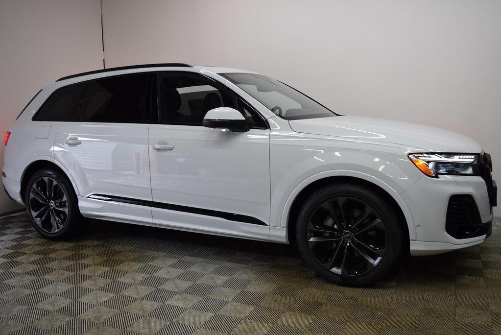 new 2025 Audi Q7 car, priced at $84,260