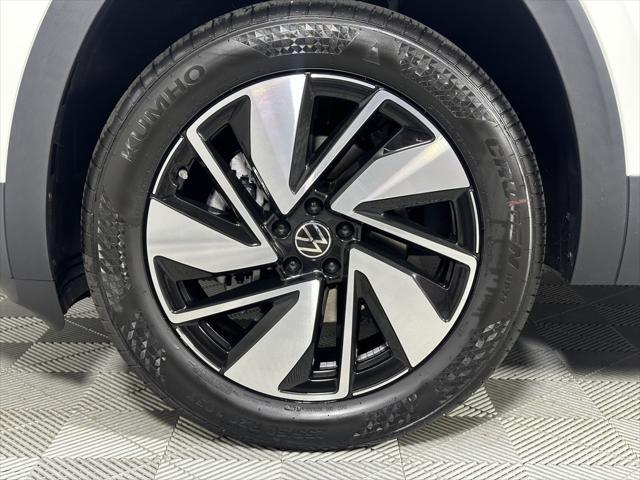 new 2024 Volkswagen Atlas car, priced at $52,134