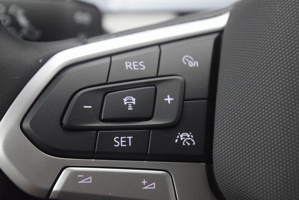 new 2025 Volkswagen Taos car, priced at $32,111