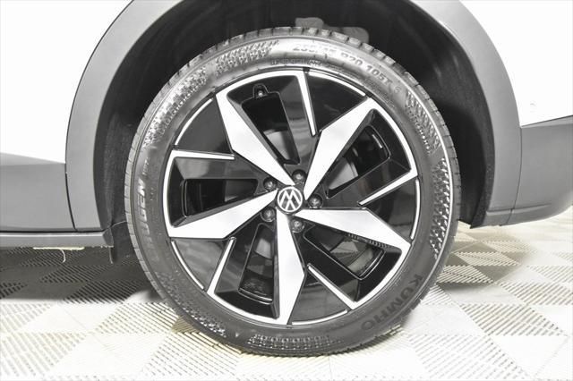 new 2025 Volkswagen ID.4 car, priced at $56,631