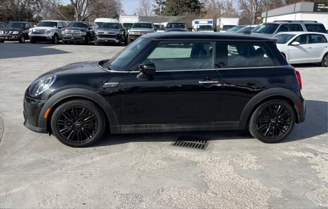 used 2022 MINI Hardtop car, priced at $24,499