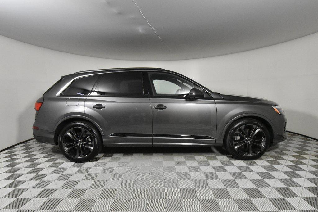 new 2025 Audi Q7 car, priced at $84,260