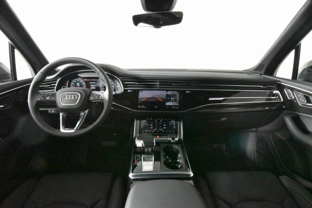 new 2025 Audi Q7 car, priced at $84,260