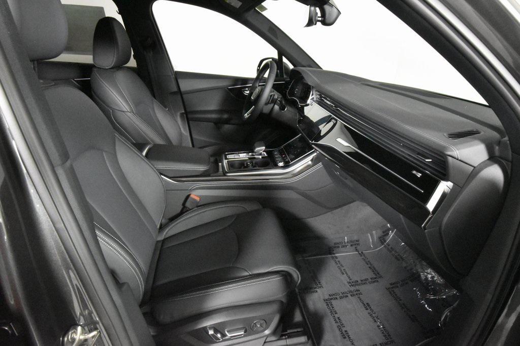 new 2025 Audi Q7 car, priced at $84,260