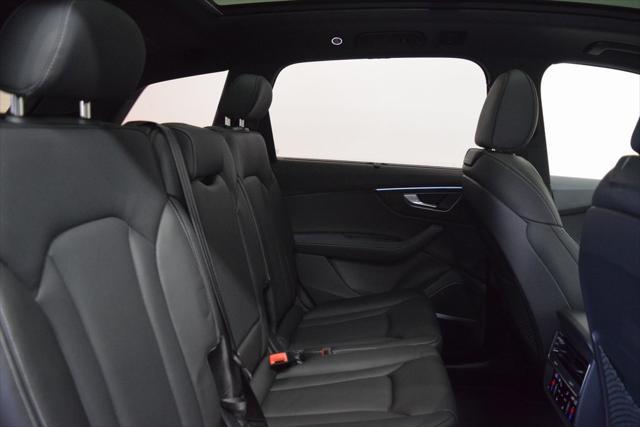 new 2025 Audi Q7 car, priced at $84,260