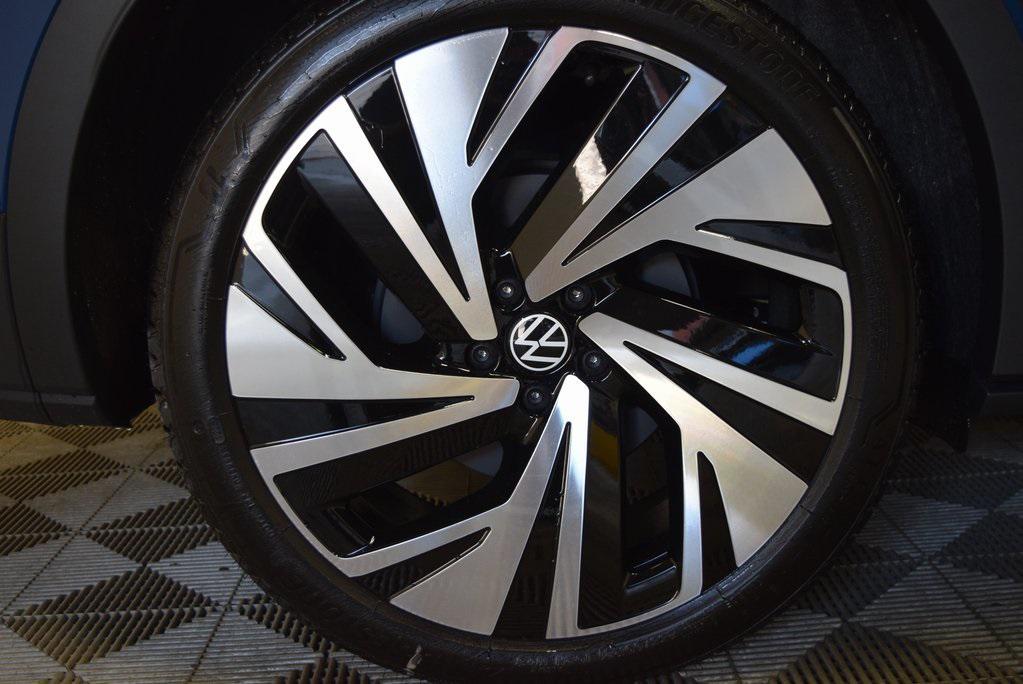 new 2025 Volkswagen ID.4 car, priced at $59,781