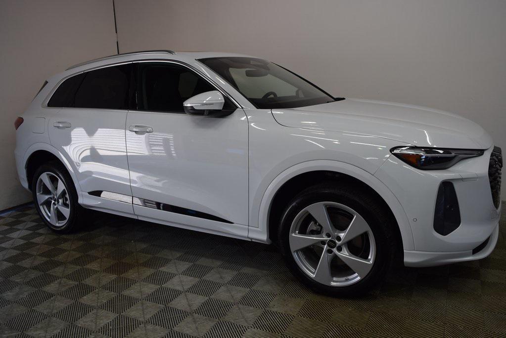 new 2025 Audi Q5 car, priced at $60,975