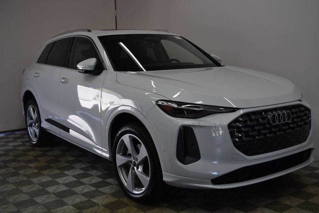 new 2025 Audi Q5 car, priced at $60,975