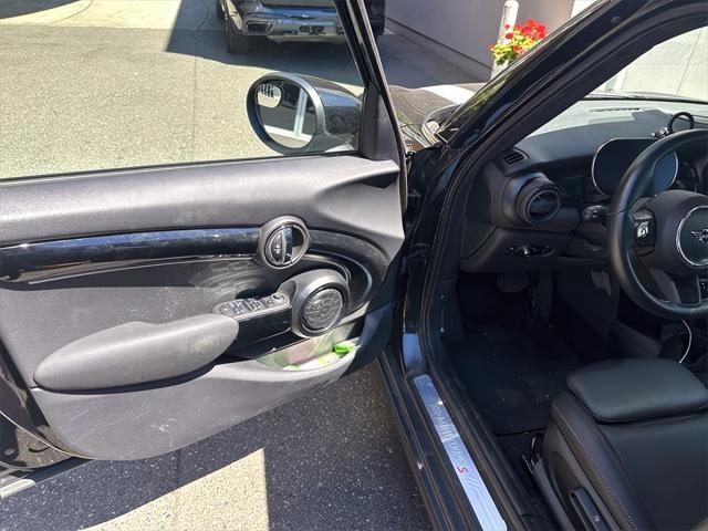 used 2022 MINI Hardtop car, priced at $24,299