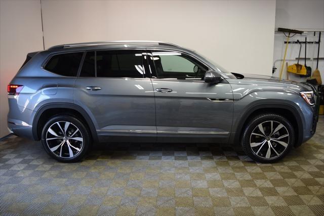 new 2025 Volkswagen Atlas car, priced at $56,244