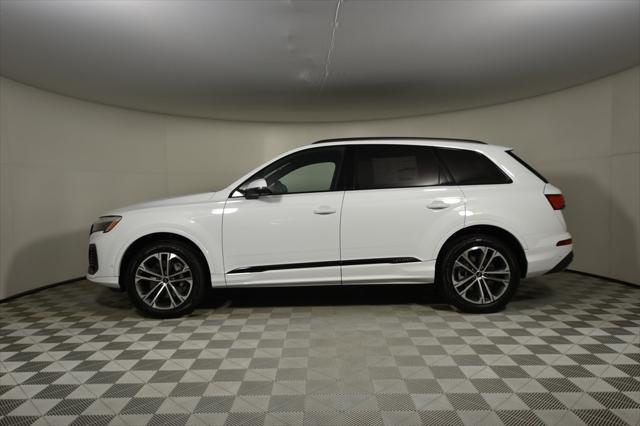 new 2025 Audi Q7 car, priced at $70,720