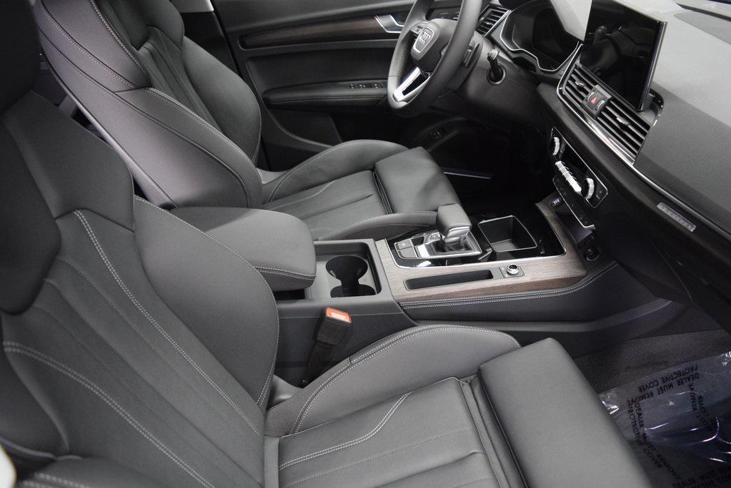 new 2025 Audi Q5 car, priced at $66,985