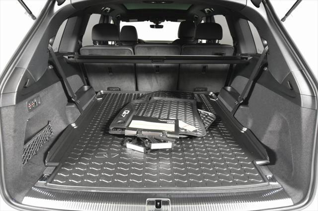new 2025 Audi Q7 car, priced at $77,750