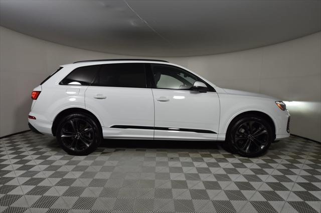 new 2025 Audi Q7 car, priced at $77,750