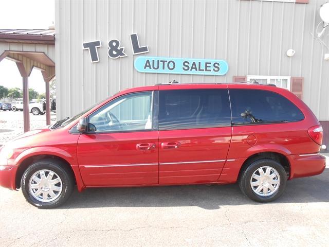 used 2007 Chrysler Town & Country car, priced at $5,951