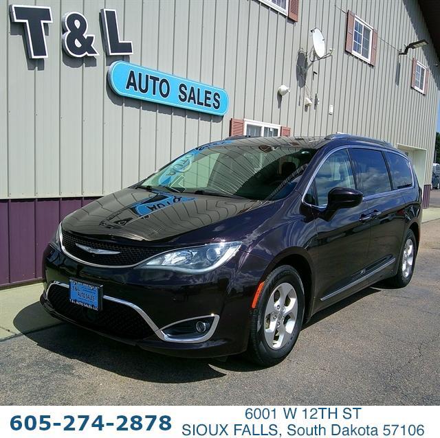 used 2017 Chrysler Pacifica car, priced at $19,551