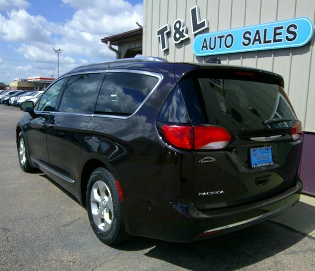 used 2017 Chrysler Pacifica car, priced at $19,551