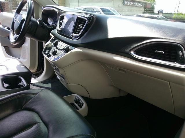 used 2017 Chrysler Pacifica car, priced at $19,551