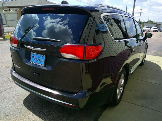 used 2017 Chrysler Pacifica car, priced at $19,551
