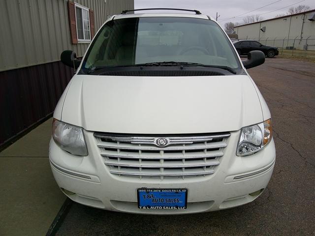 used 2006 Chrysler Town & Country car, priced at $3,951