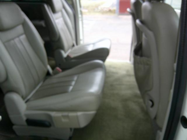 used 2006 Chrysler Town & Country car, priced at $3,951