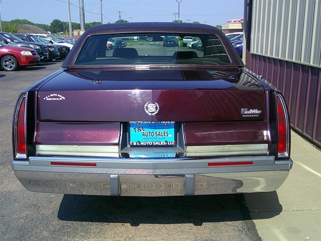 used 1995 Cadillac Fleetwood car, priced at $9,951