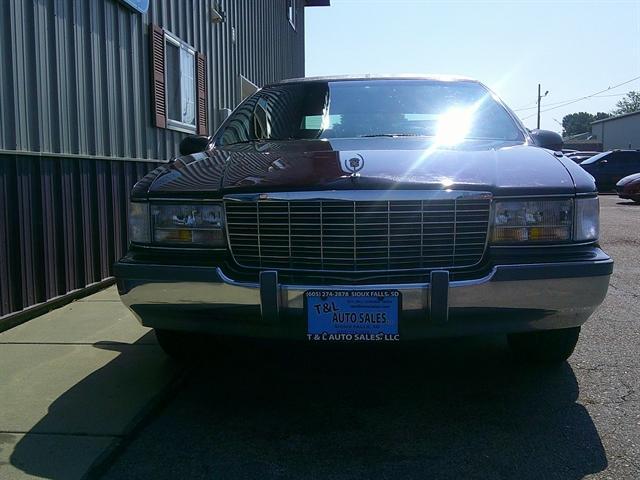 used 1995 Cadillac Fleetwood car, priced at $9,951