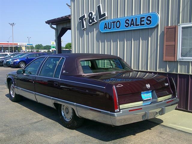 used 1995 Cadillac Fleetwood car, priced at $9,951