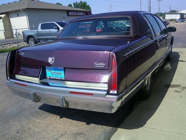 used 1995 Cadillac Fleetwood car, priced at $9,951